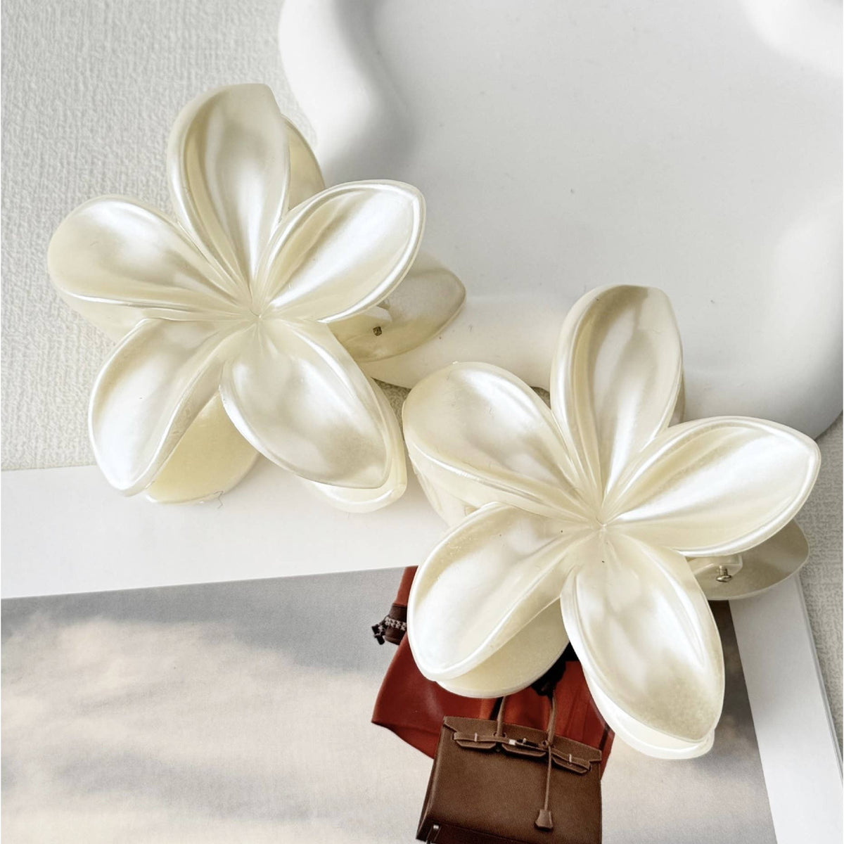 Assorted Creamy Glossy Flower Hair Claws - AVERO: Assorted / ONE SIZE