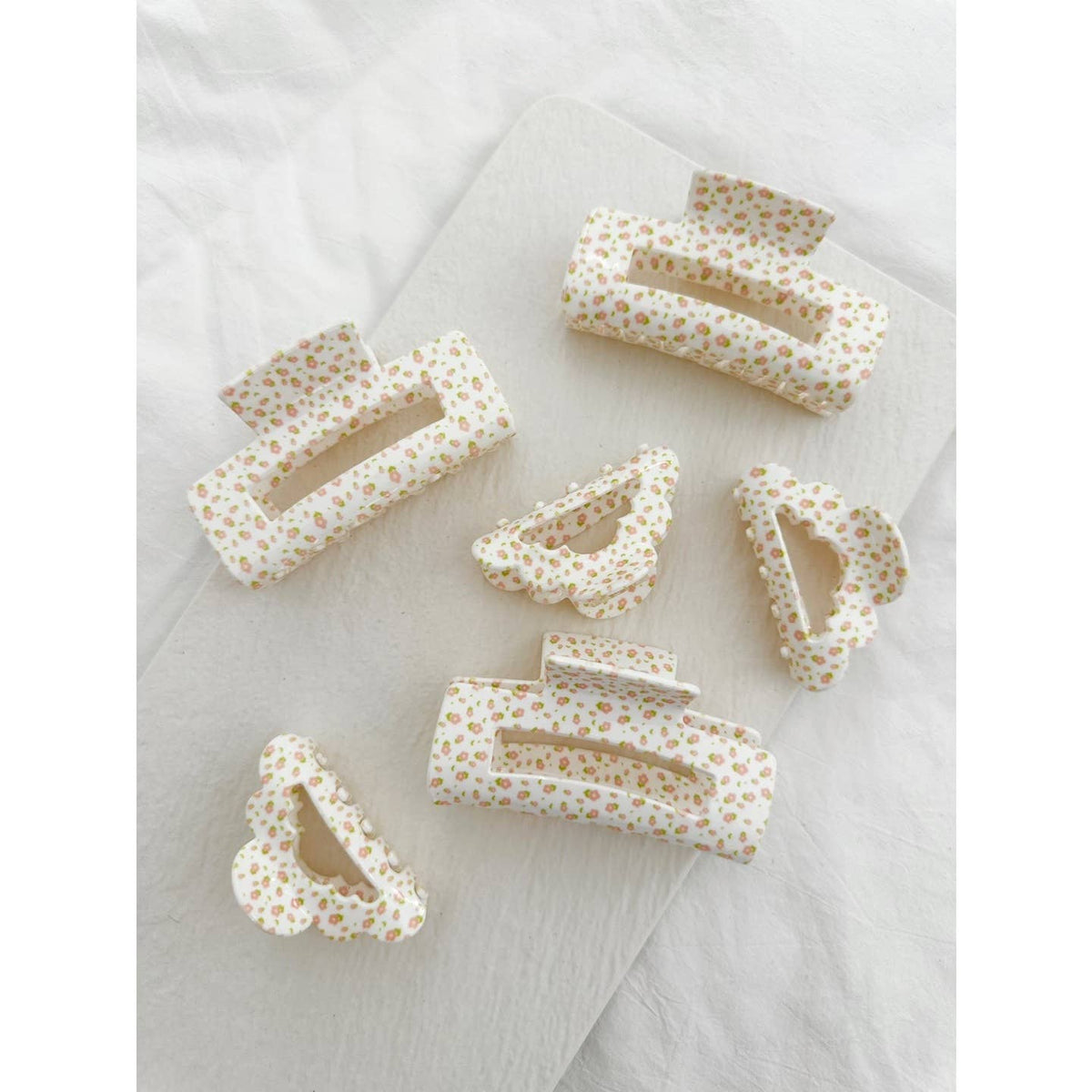 Assorted Flower Print Hair Claws - AGARO: Assorted / ONE SIZE