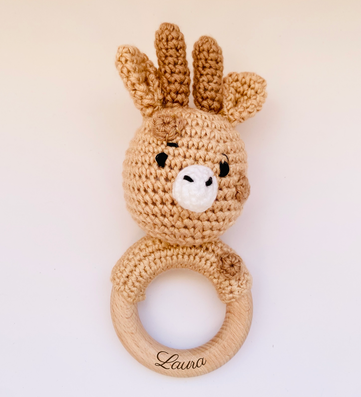 Crochet rattle for babies : Yellow and white lion