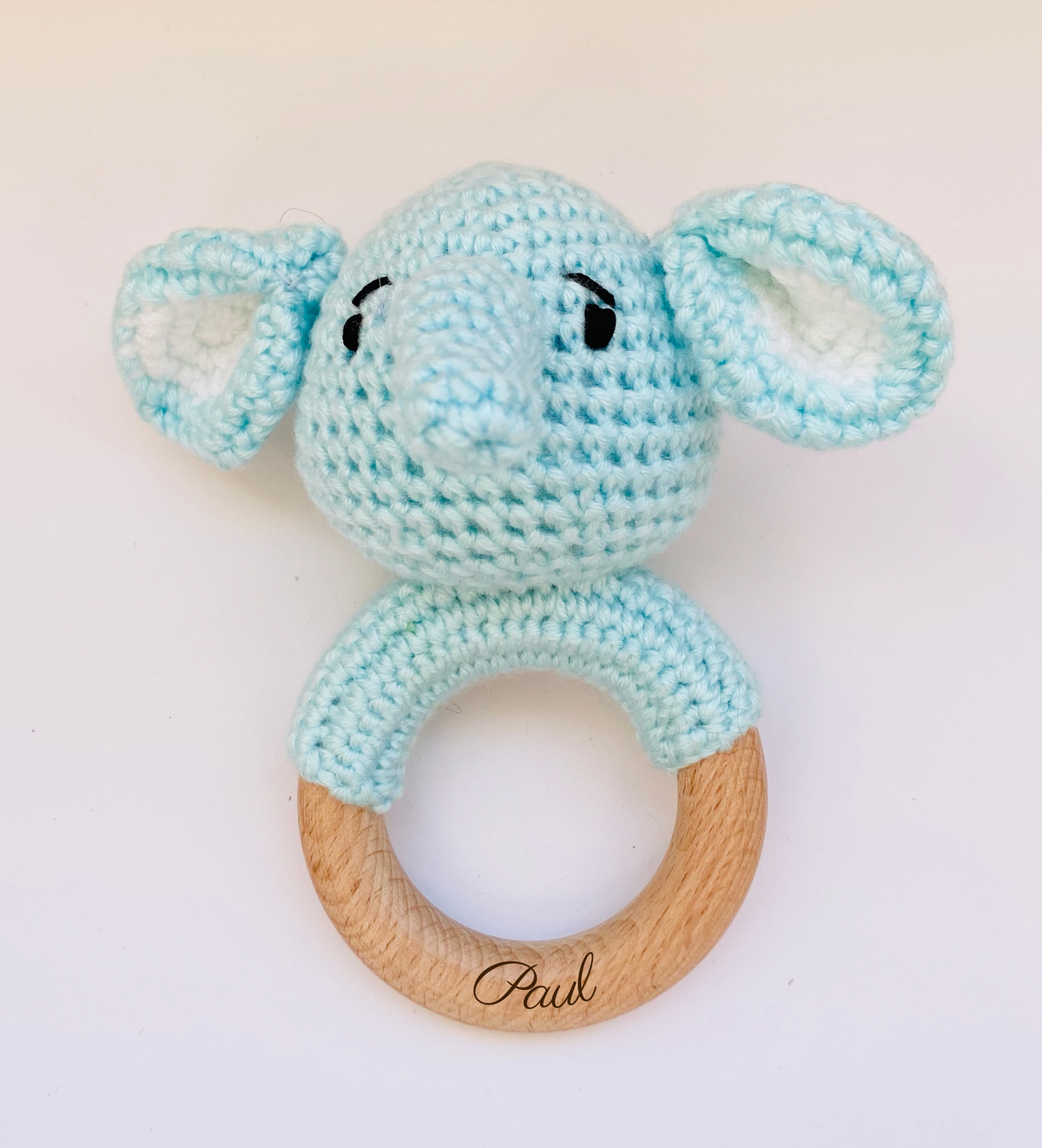 Crochet rattle for babies : Yellow and white lion