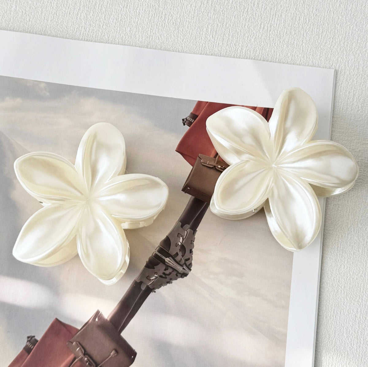 Assorted Creamy Glossy Flower Hair Claws - AVERO: Assorted / ONE SIZE